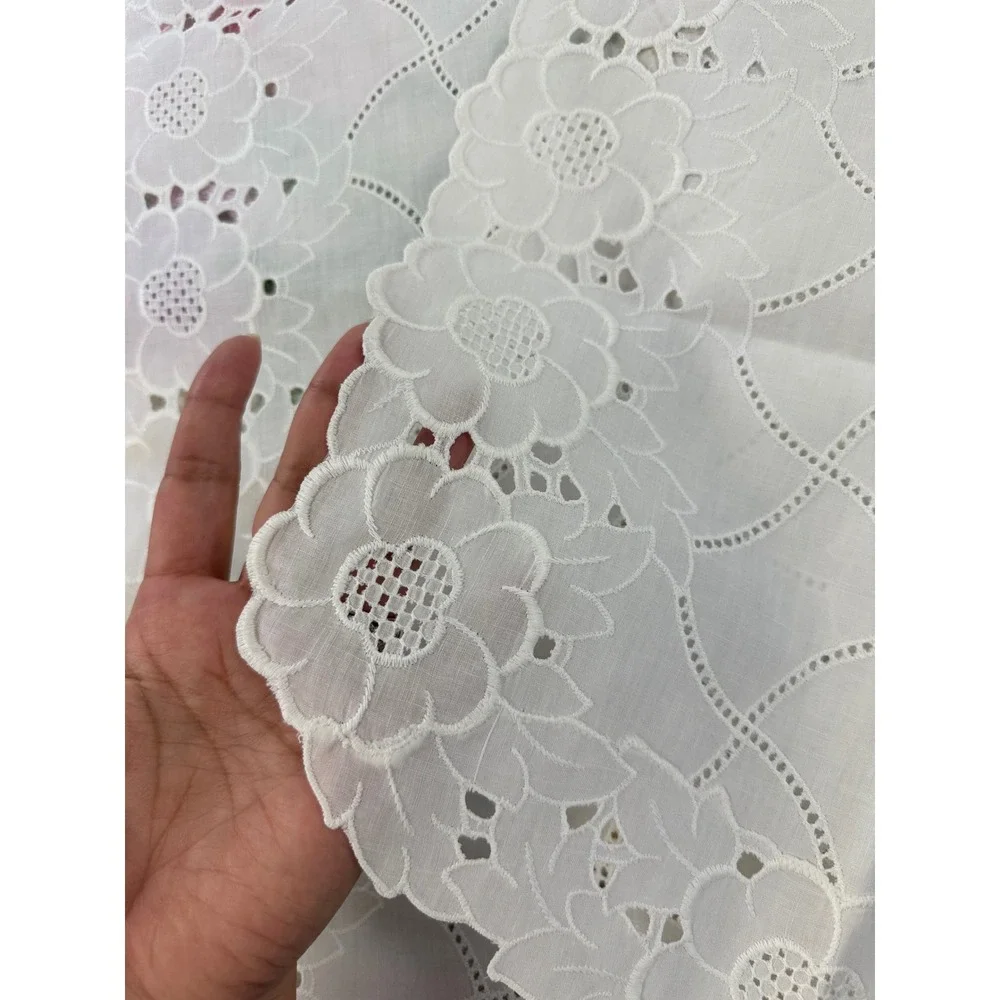 Vintage White Eyelet Lace Table Runner Floral Scalloped Edge Cutwork 41x11